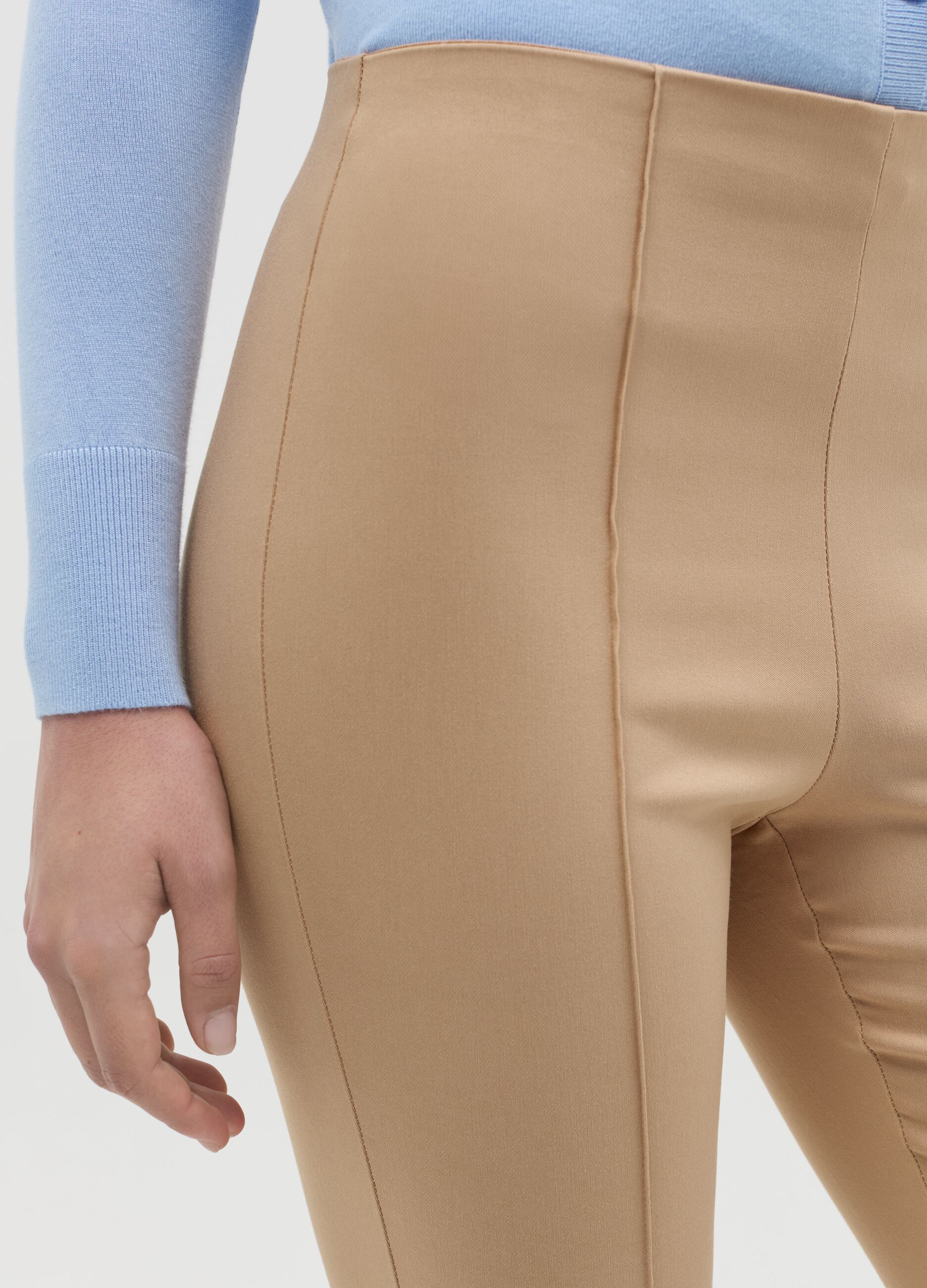 Cropped treggings with embossed seams