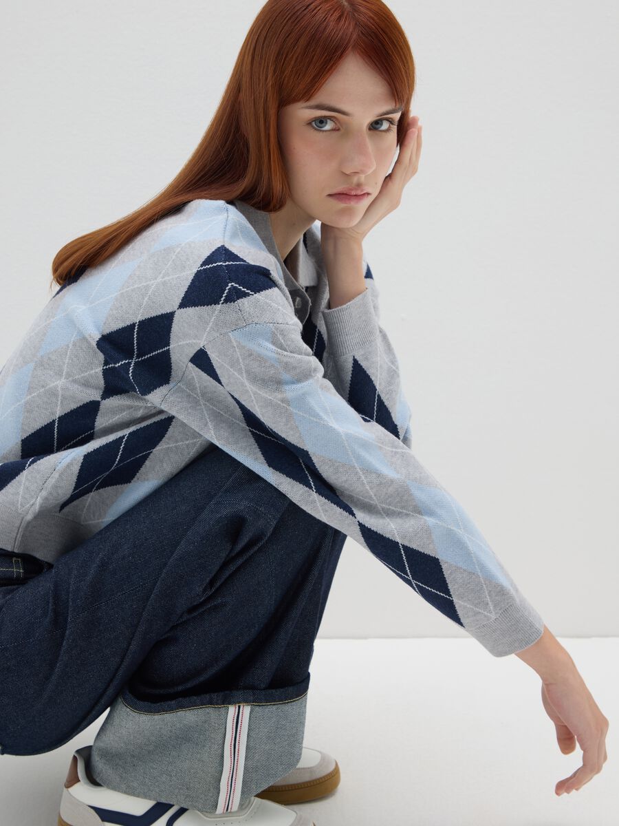 Grey and blue checkered regular fit sweater_0