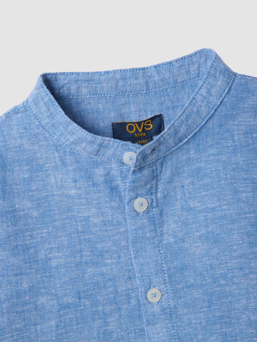Camicia azzurra in misto lino e cotone da bambino con collo coreano_2