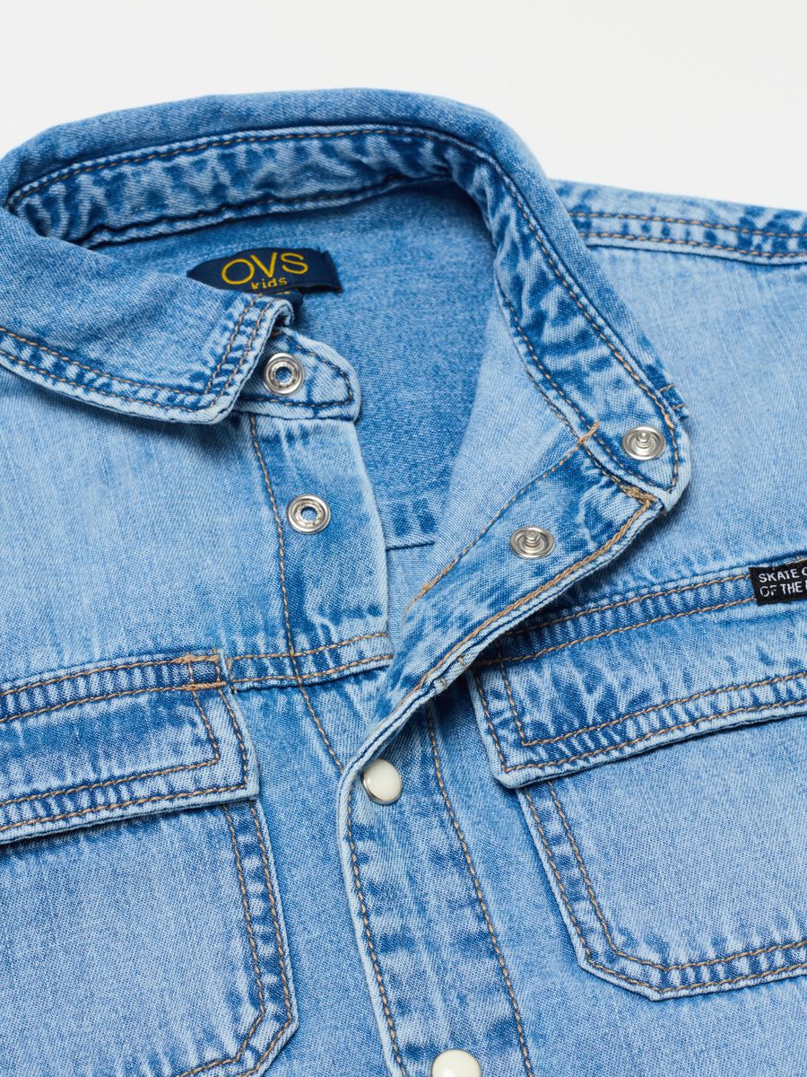 Denim shirt with pockets_2
