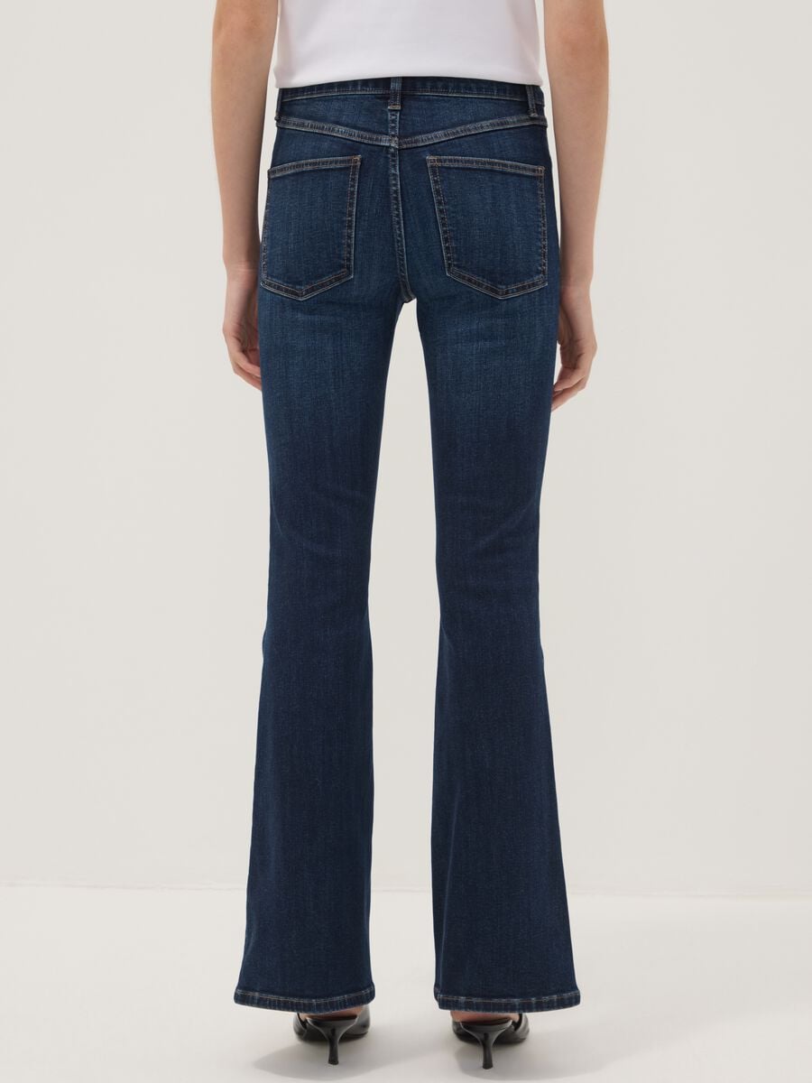 Jeans flare blu in cotone elasticizzato_2