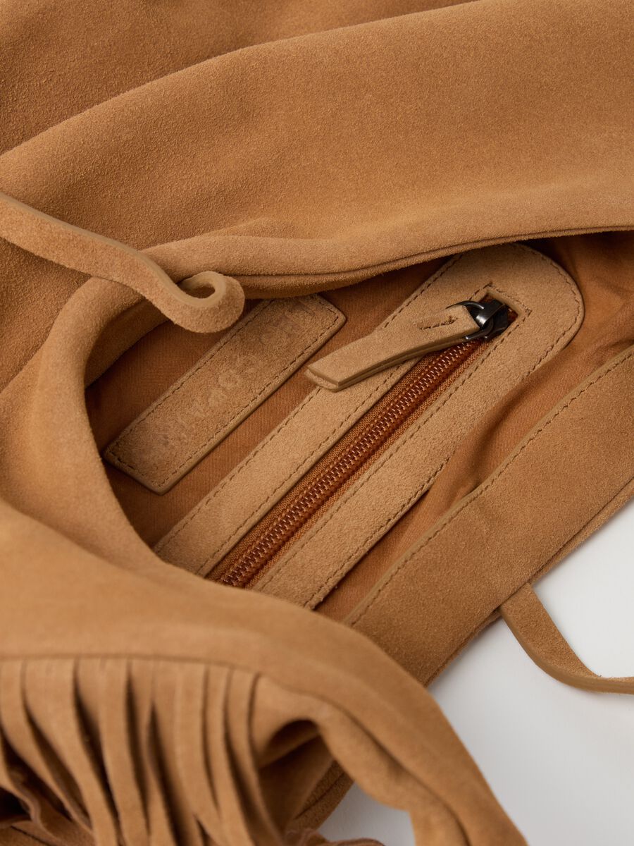 Suede hobo bag with fringes_2