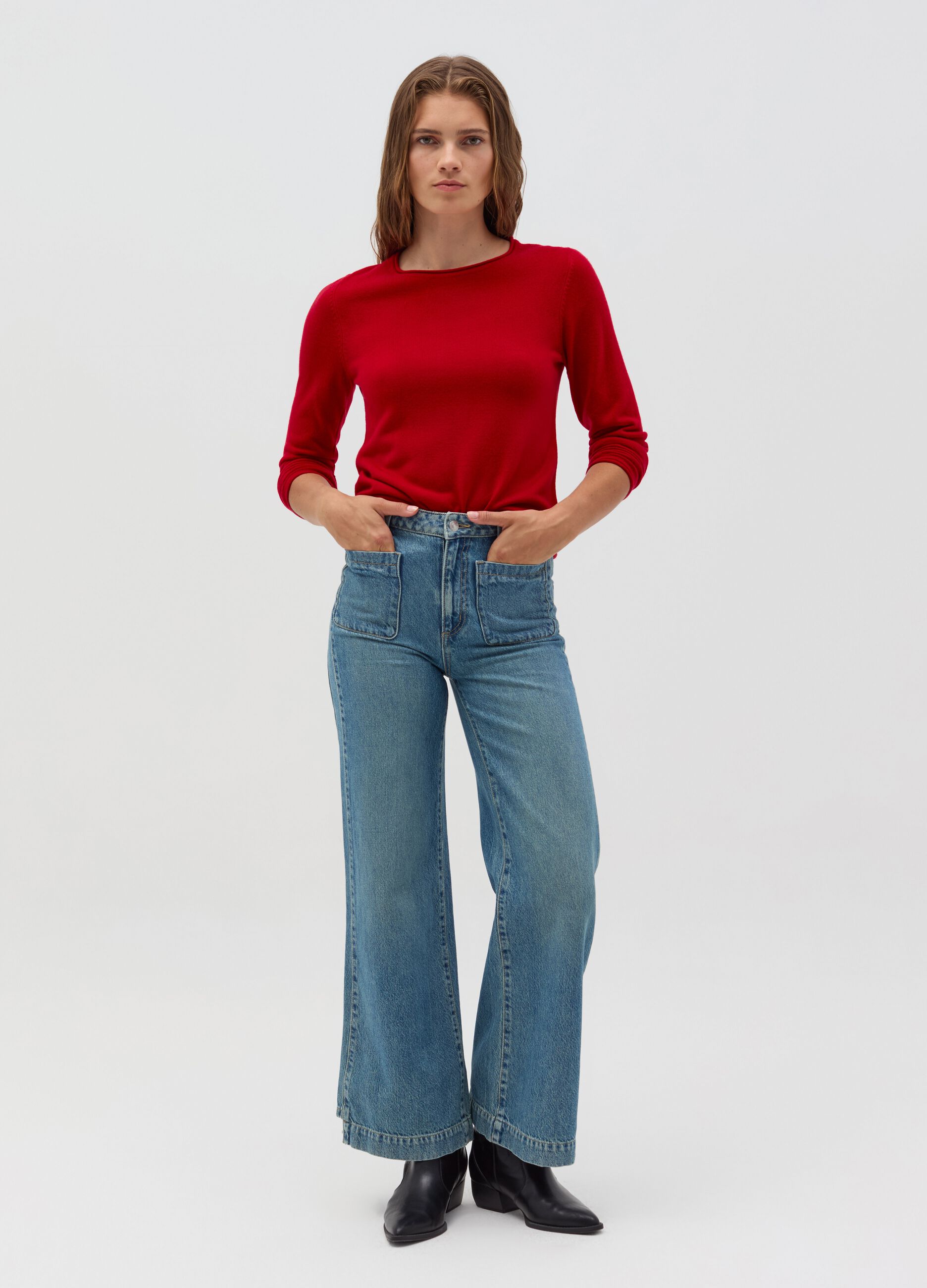 Top with round neck and small fold