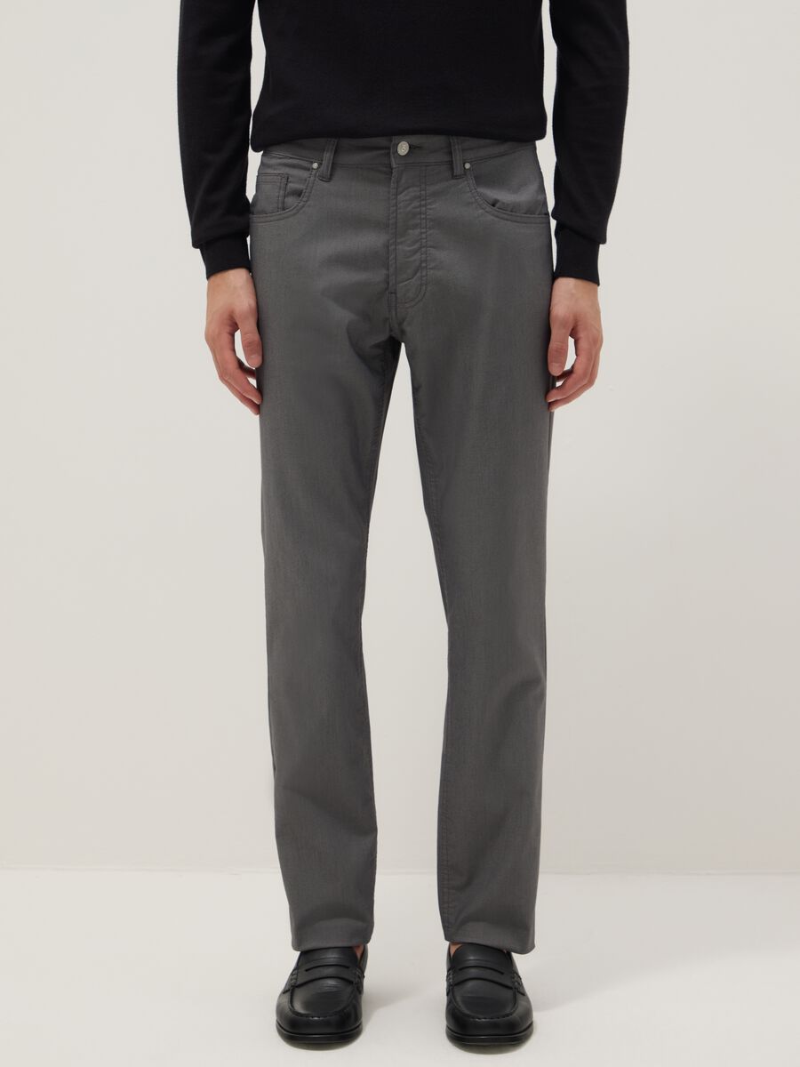 Pantaloni chino in misto cotone elasticizzato grigi slim fit_1