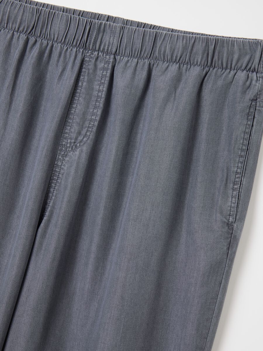 Curvy grey jogger trousers with denim effect_5