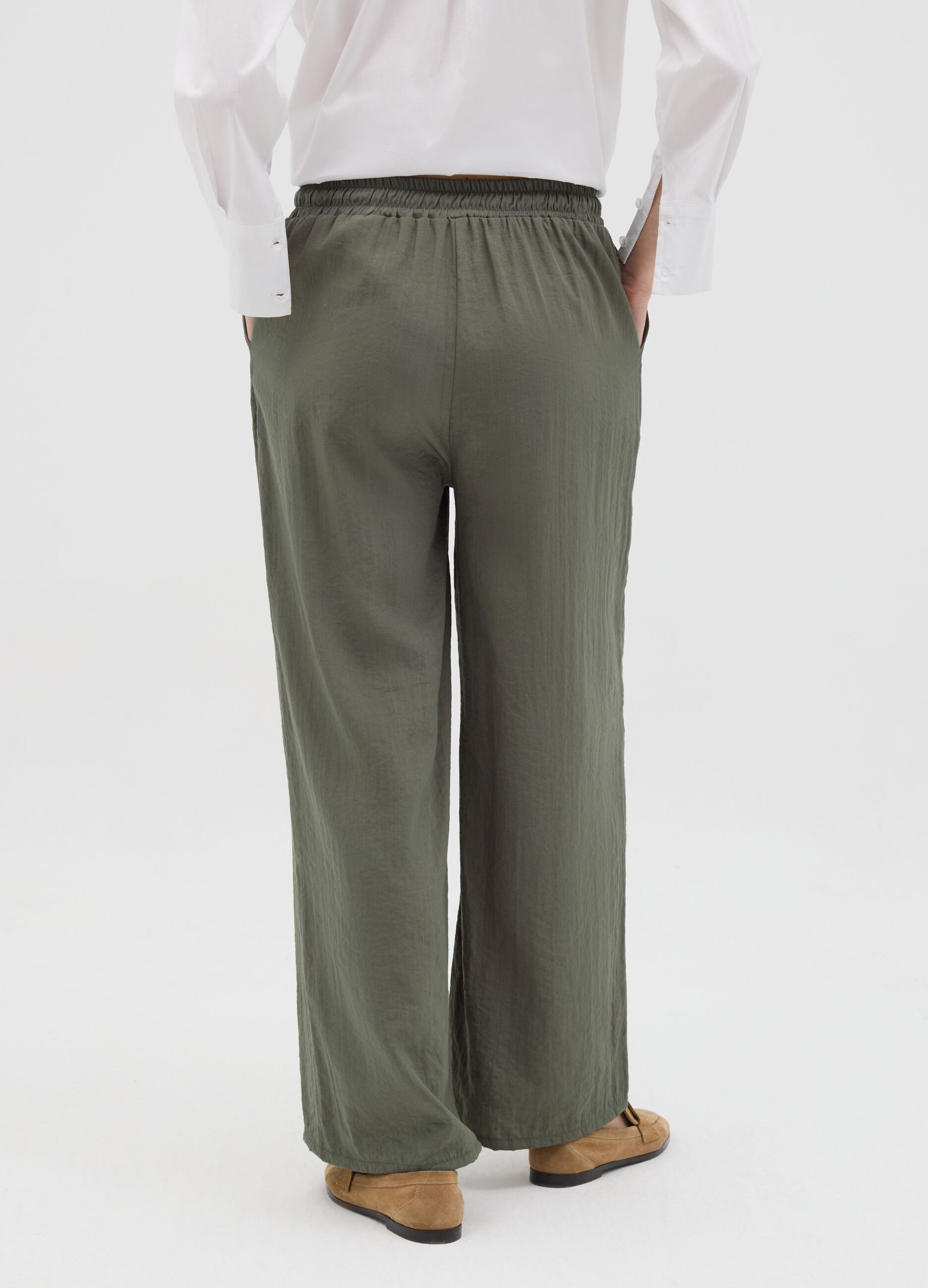 Green wide-leg trousers
