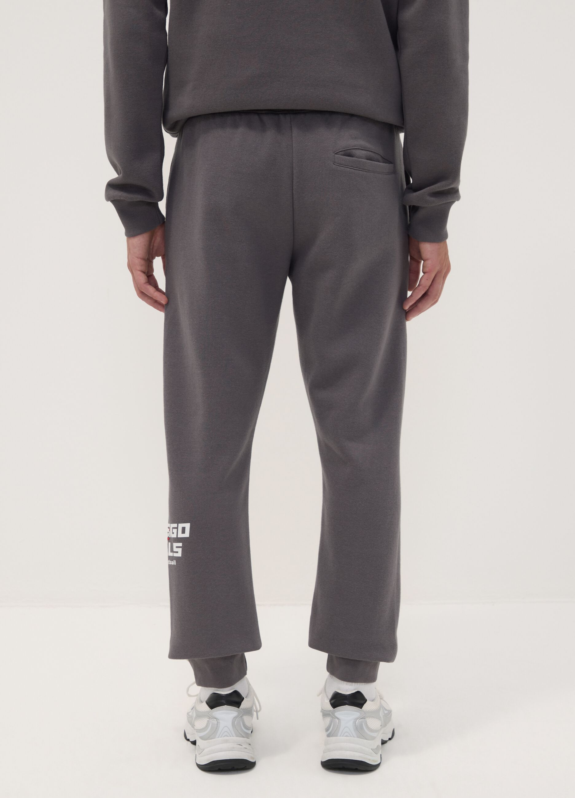 Pantaloni sportivi grigi in misto cotone con coulisse e stampa Chicago Bulls