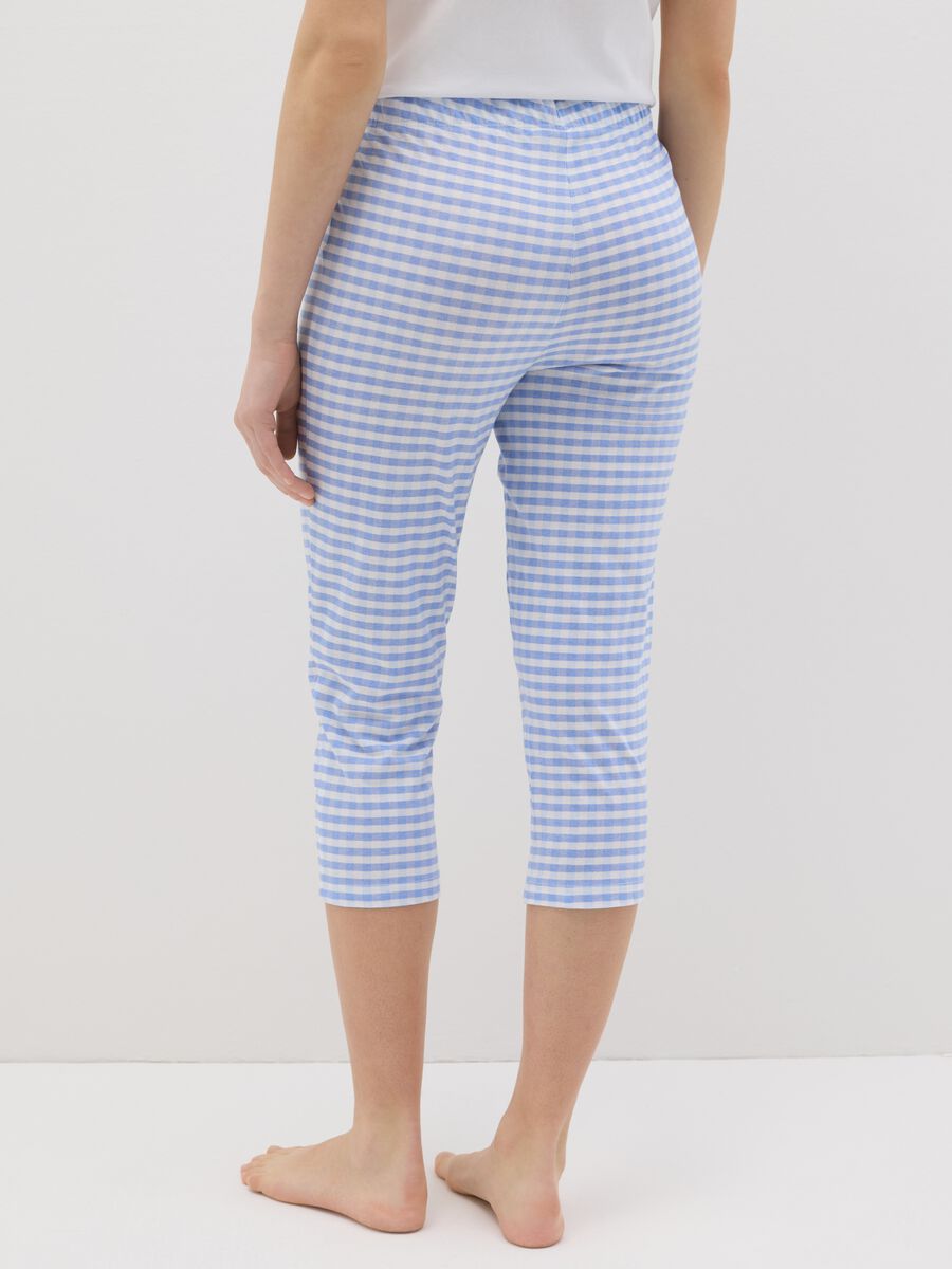 Capri pyjama trousers in white and light blue gingham_2