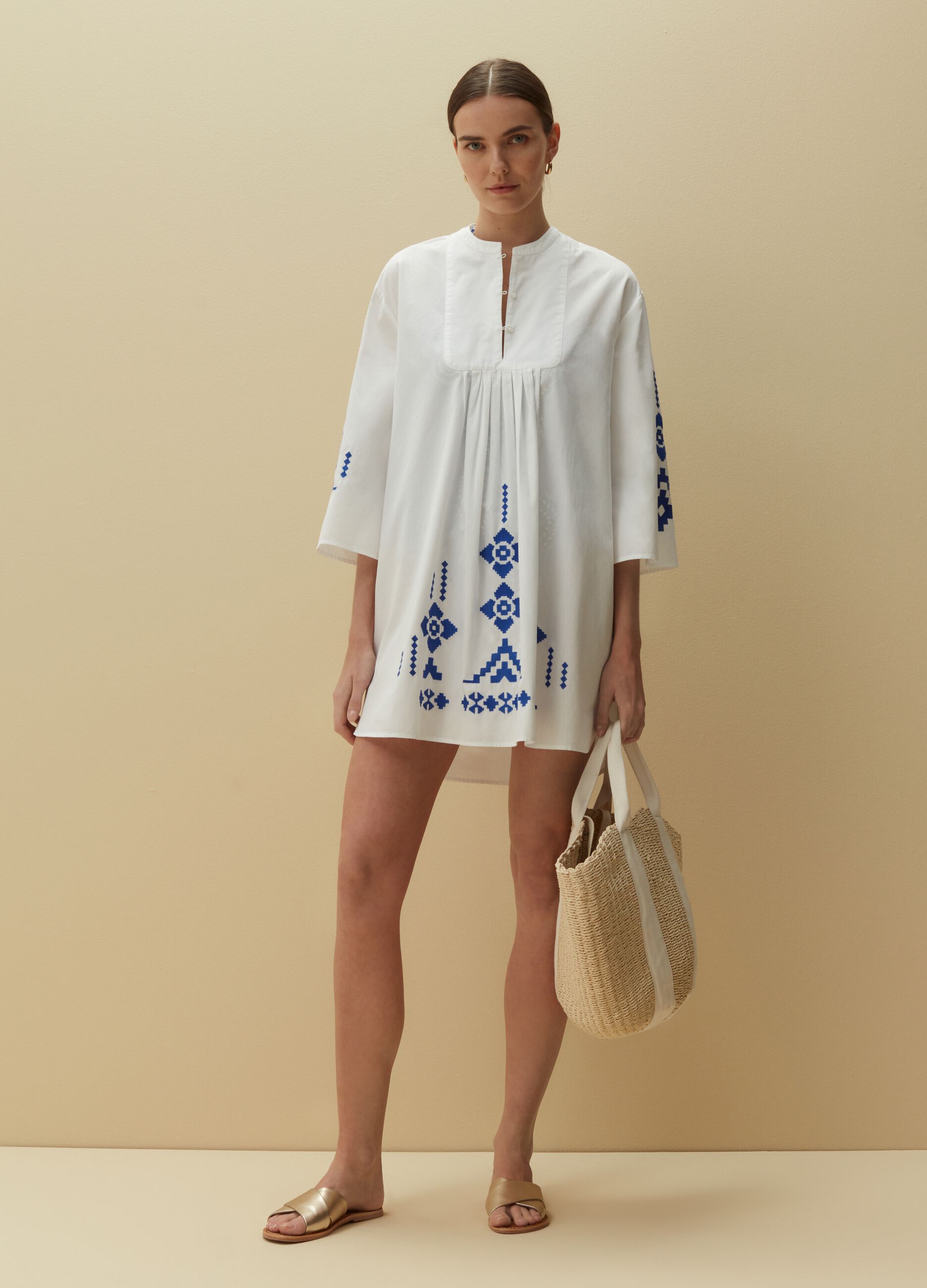 Short dress with ethnic embroidery