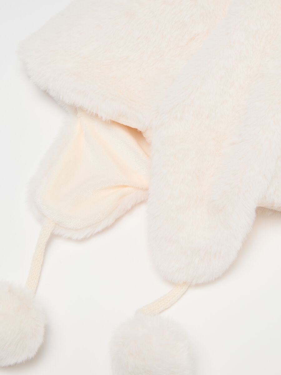 White Peruvian Faux Leather Hat_2