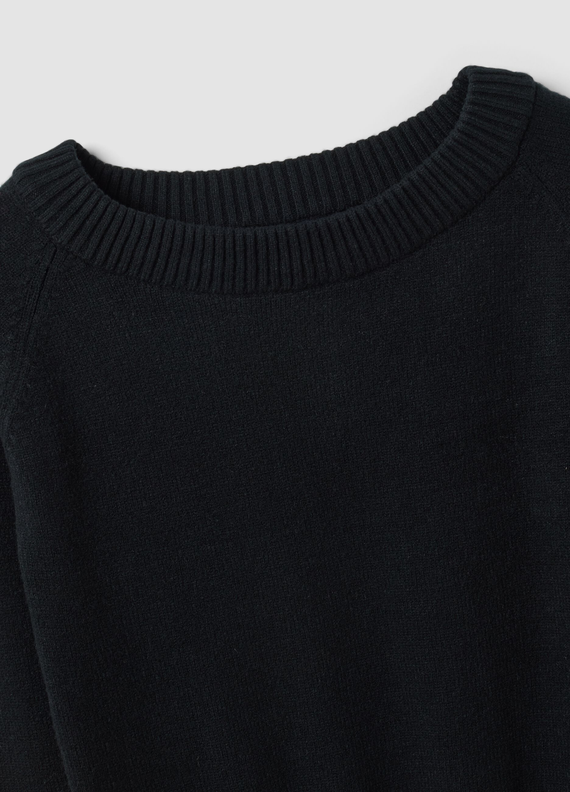 Black fitted viscose-blend top with boat neck