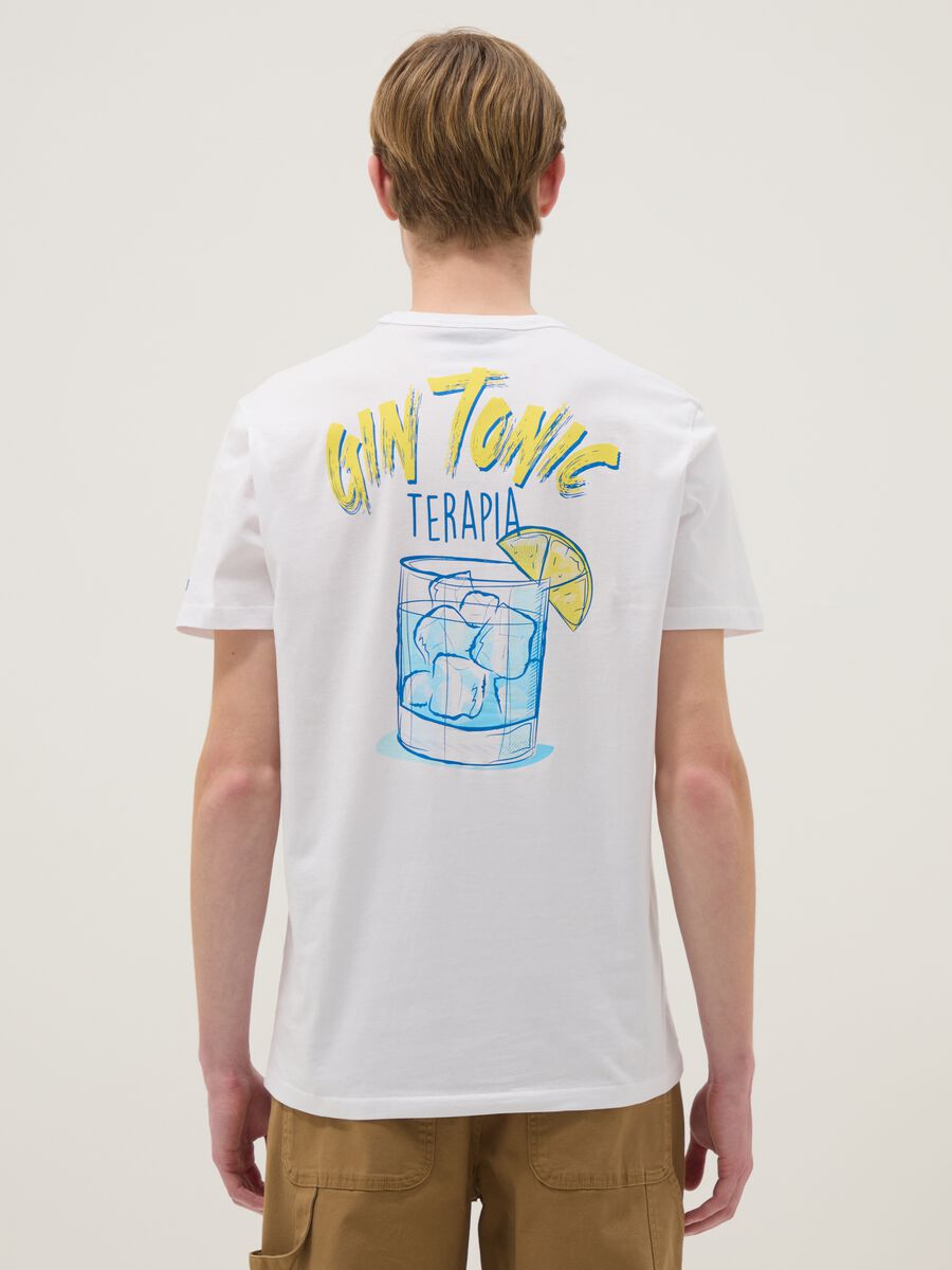 White pure cotton regular fit T-shirt with Gin tonic prints_2