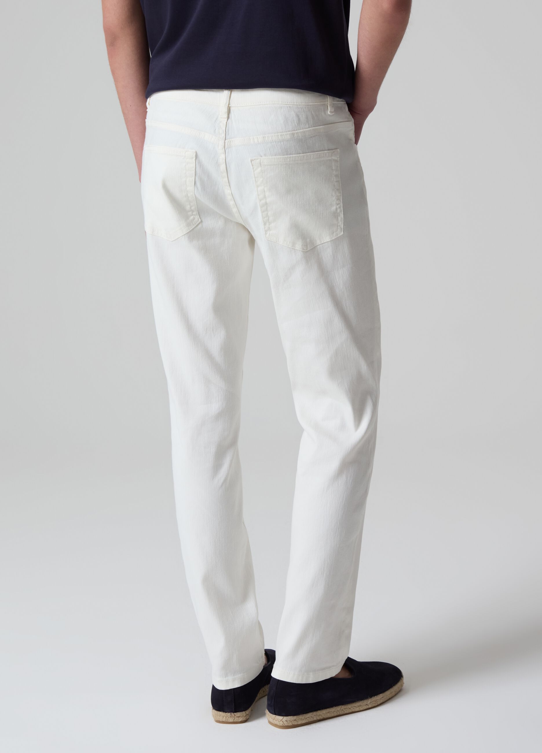 Pantaloni slim fit in lino e cotone PIOMBO