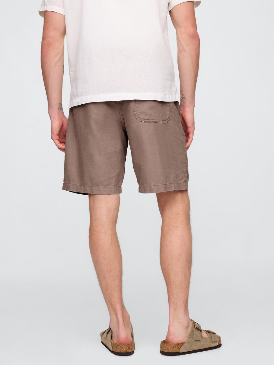 Brown linen and cotton shorts by Gap_2