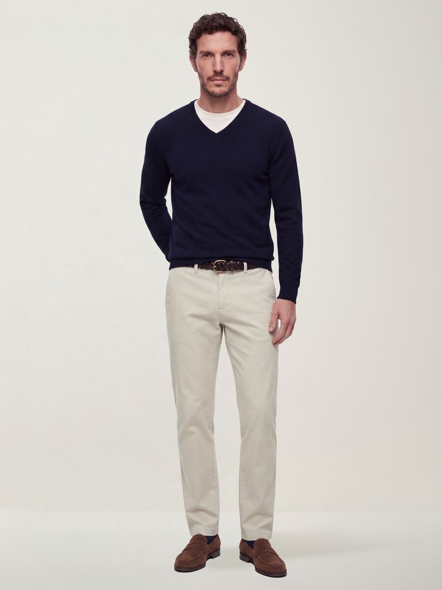 Blue viscose-blend V-neck jumper, regular fit_2