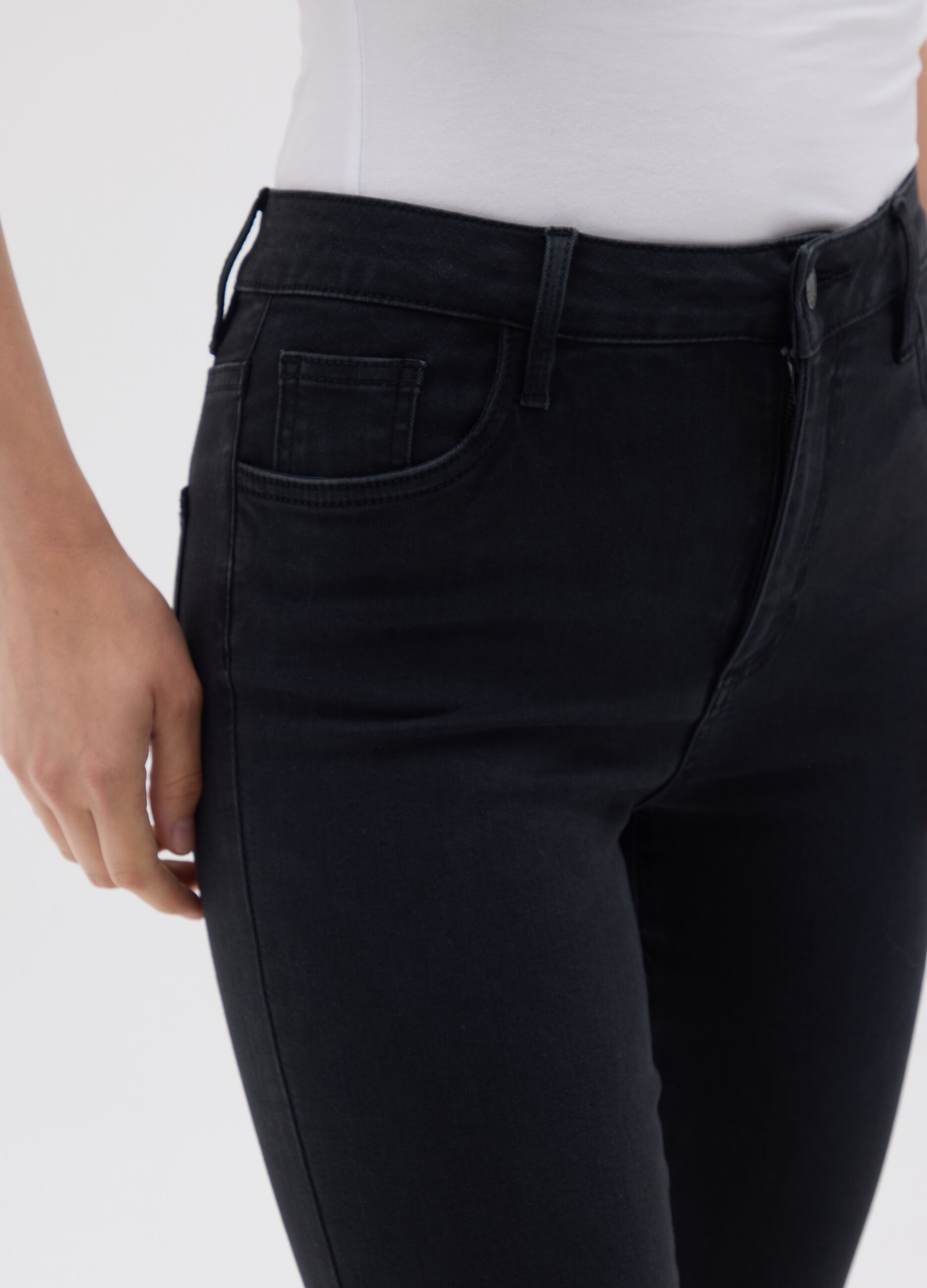 Women's skinny jeans in stretch black denim