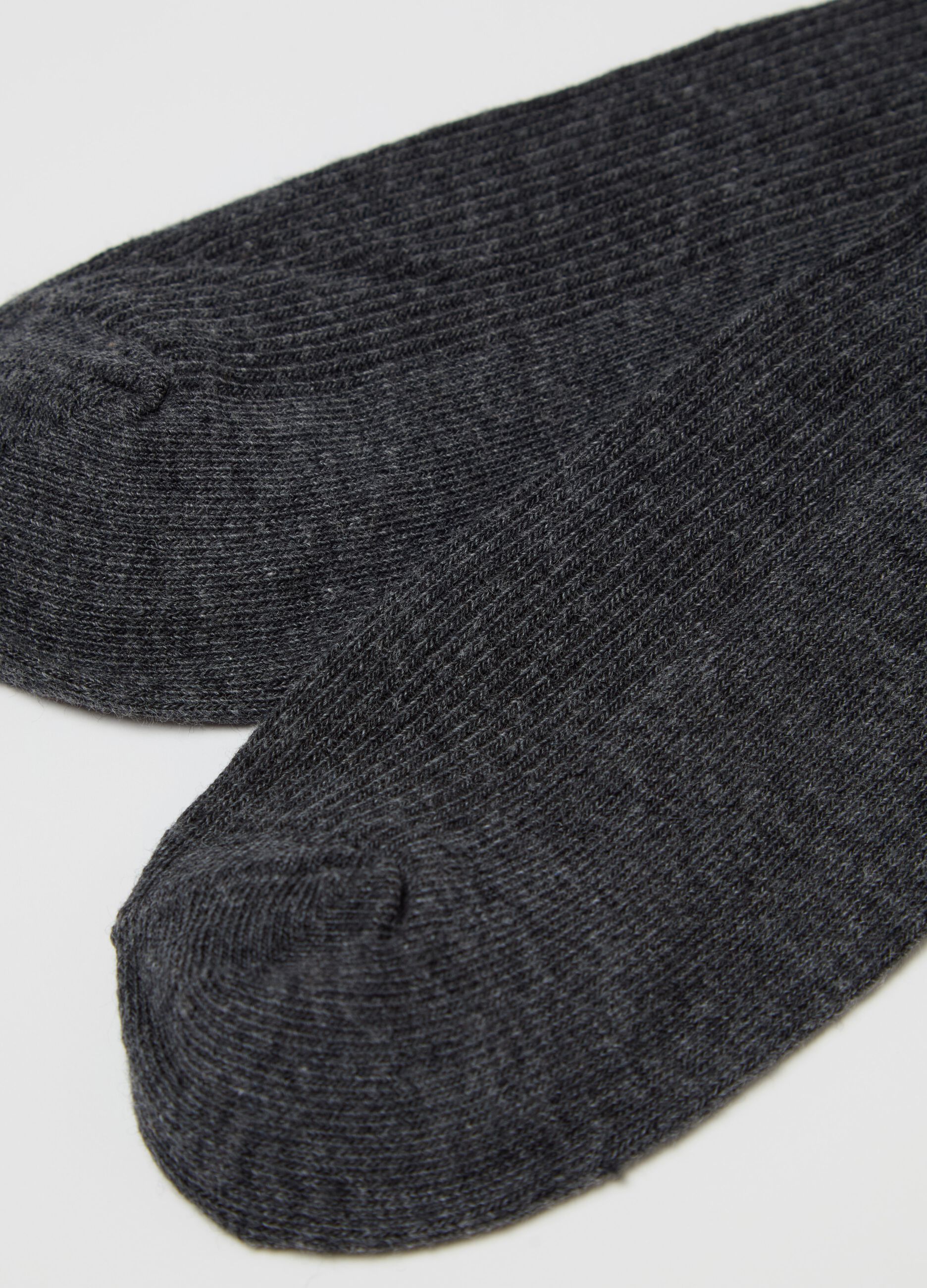 Three-pair pack sneaker liners with wavy edging