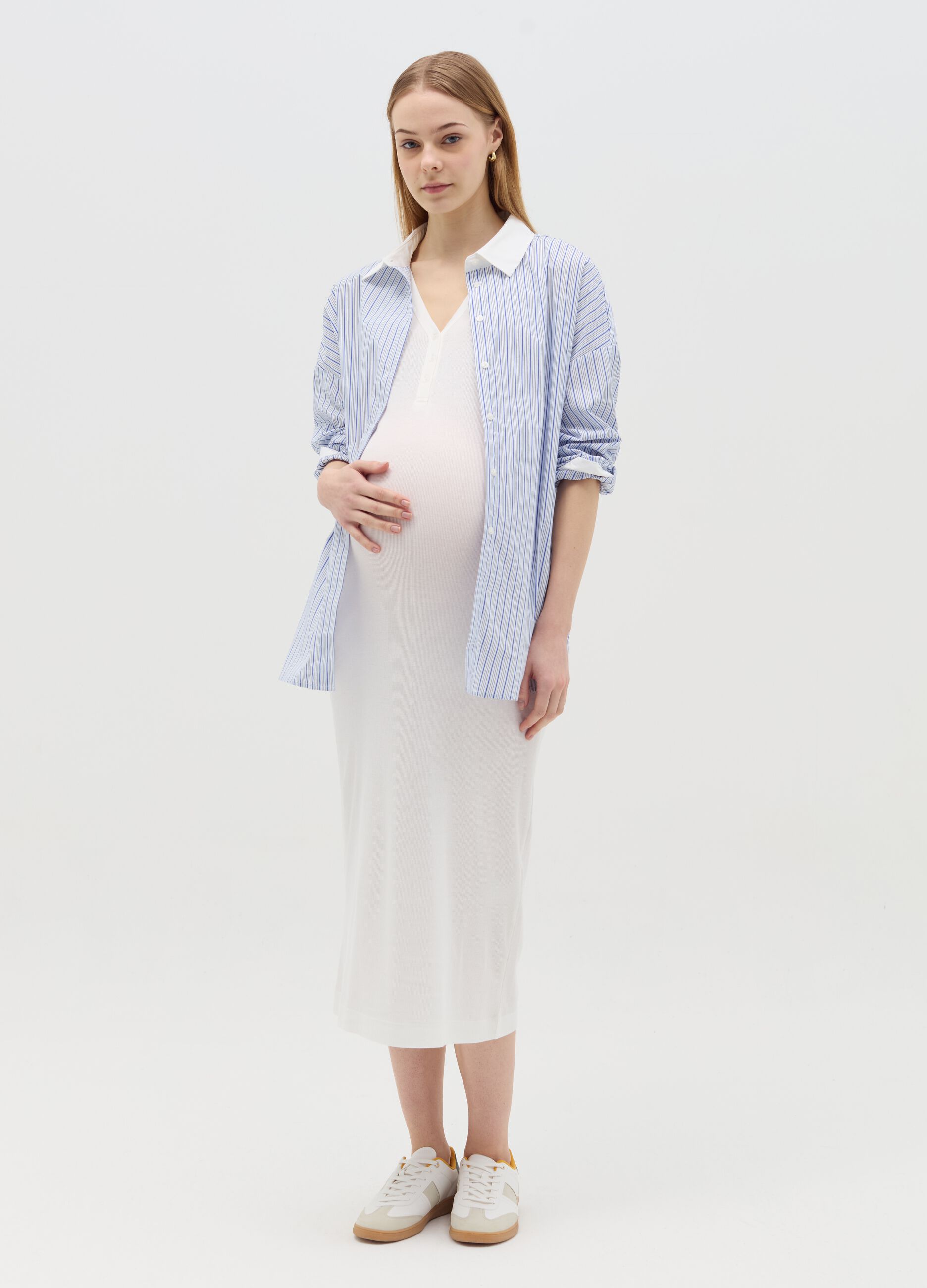 Long sleeveless maternity dress with ribbing