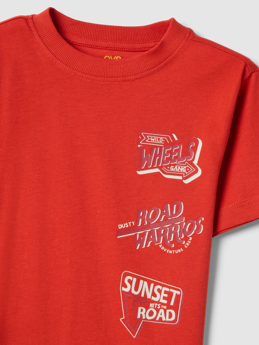 Boy's regular fit red pure cotton t-shirt with print_2