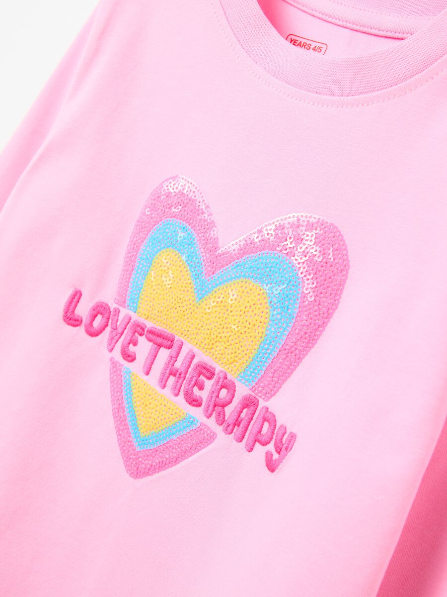 T-shirt a maniche lunghe con cuore di paillettes_2