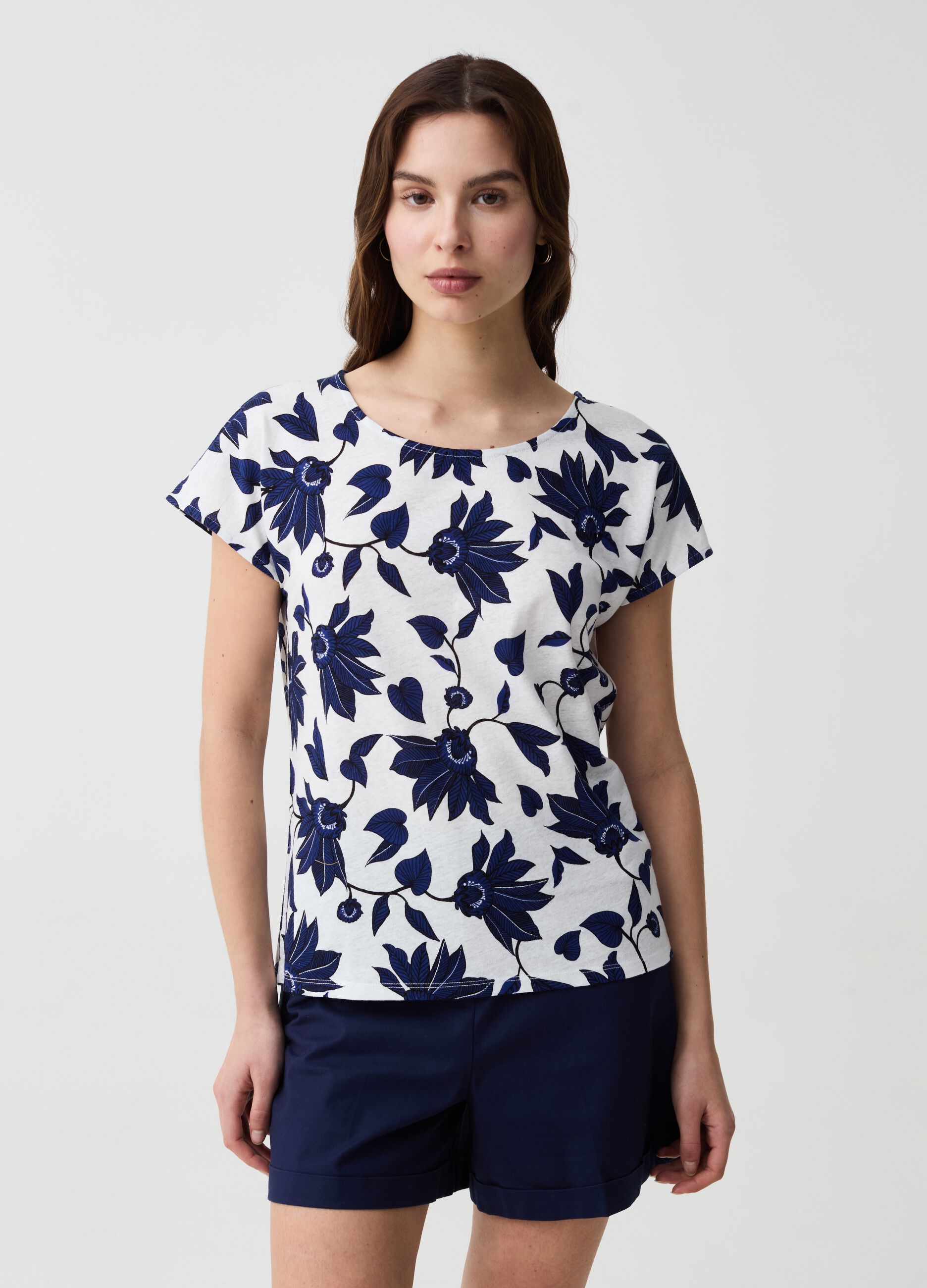 Ovs T-shirt in lino e cotone con stampa floreale