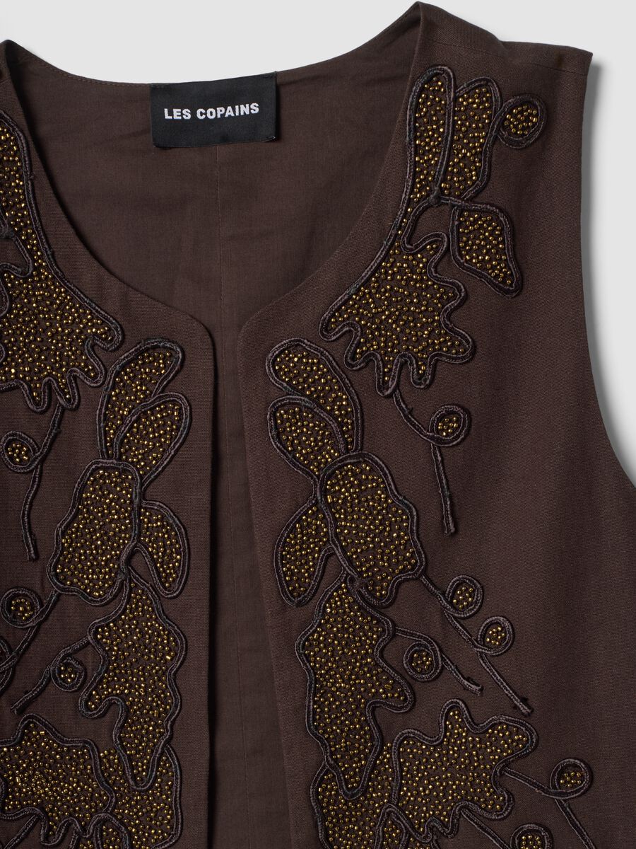 Brown cotton-linen blend waistcoat with floral embroidery_1