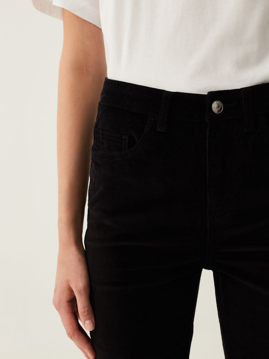 Pantaloni flare fit in corduroy_3