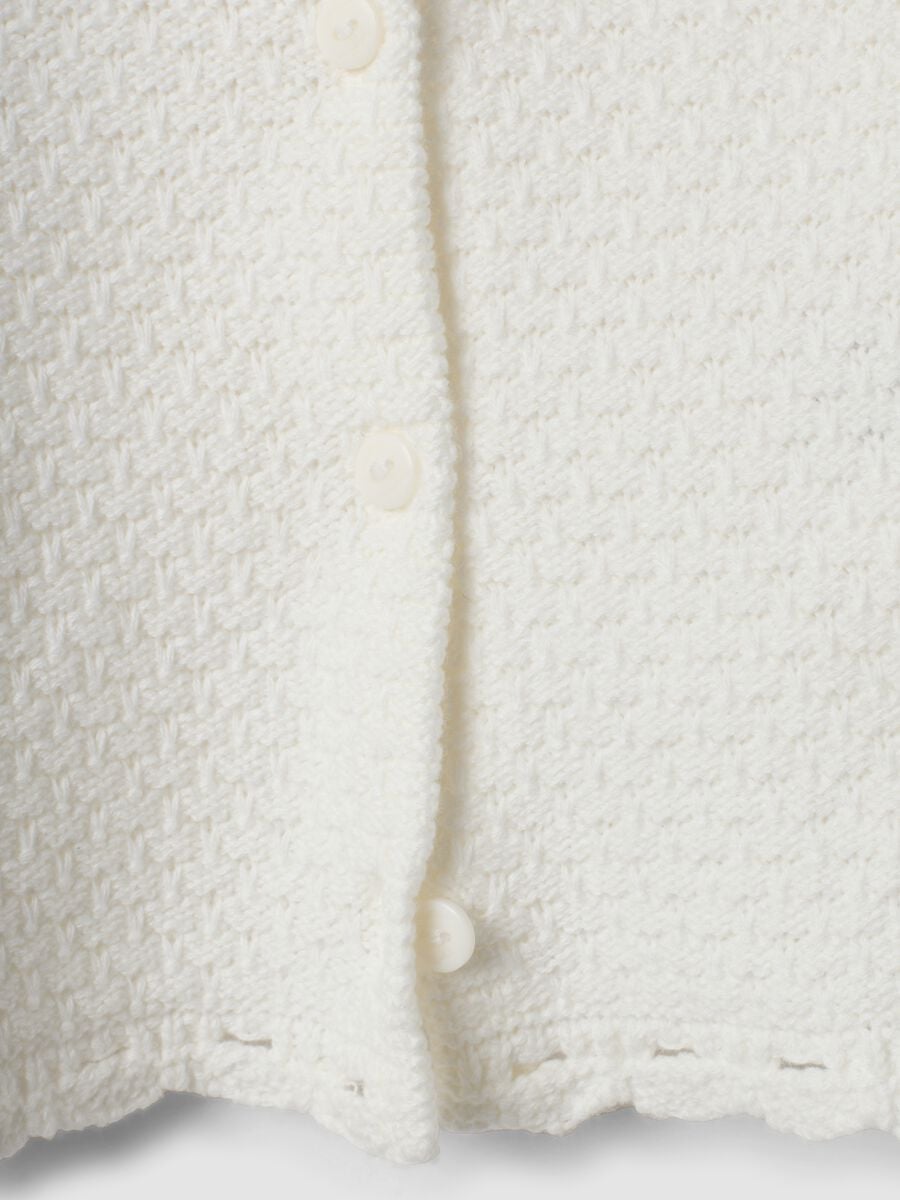 Cardigan bianco in puro cotone organico con lavorazione a maglia per neonata_3
