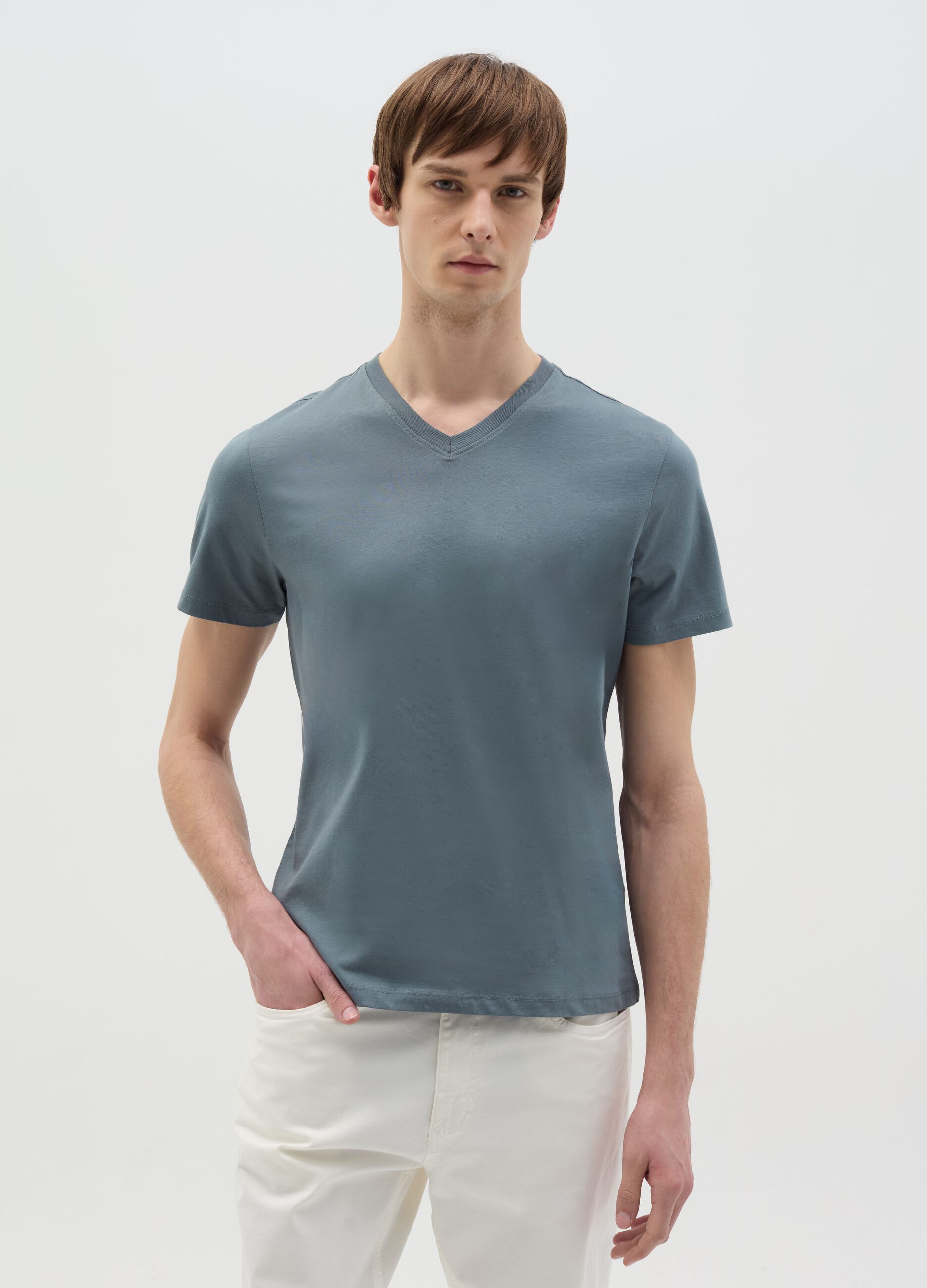 Organic cotton T-shirt with V neck