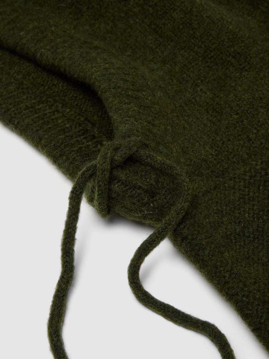 Cappuccio verde in lana elasticizzata a maglia rasata_2