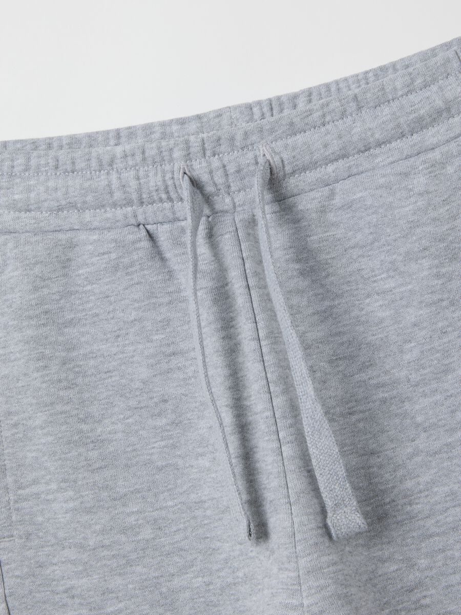Kids grey cotton jogger trousers regular fit_2