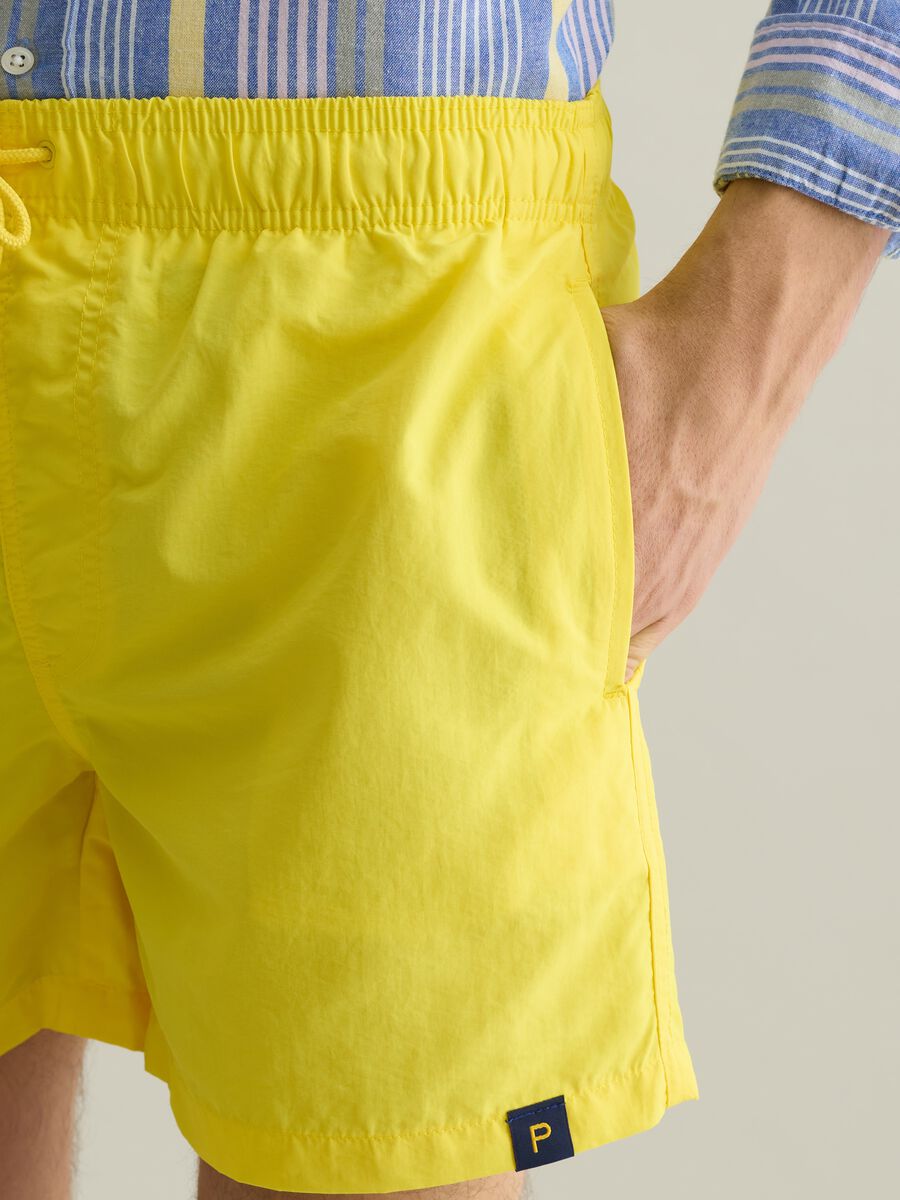Men’s regular-fit swim boxers in yellow blend with elastic waist_3
