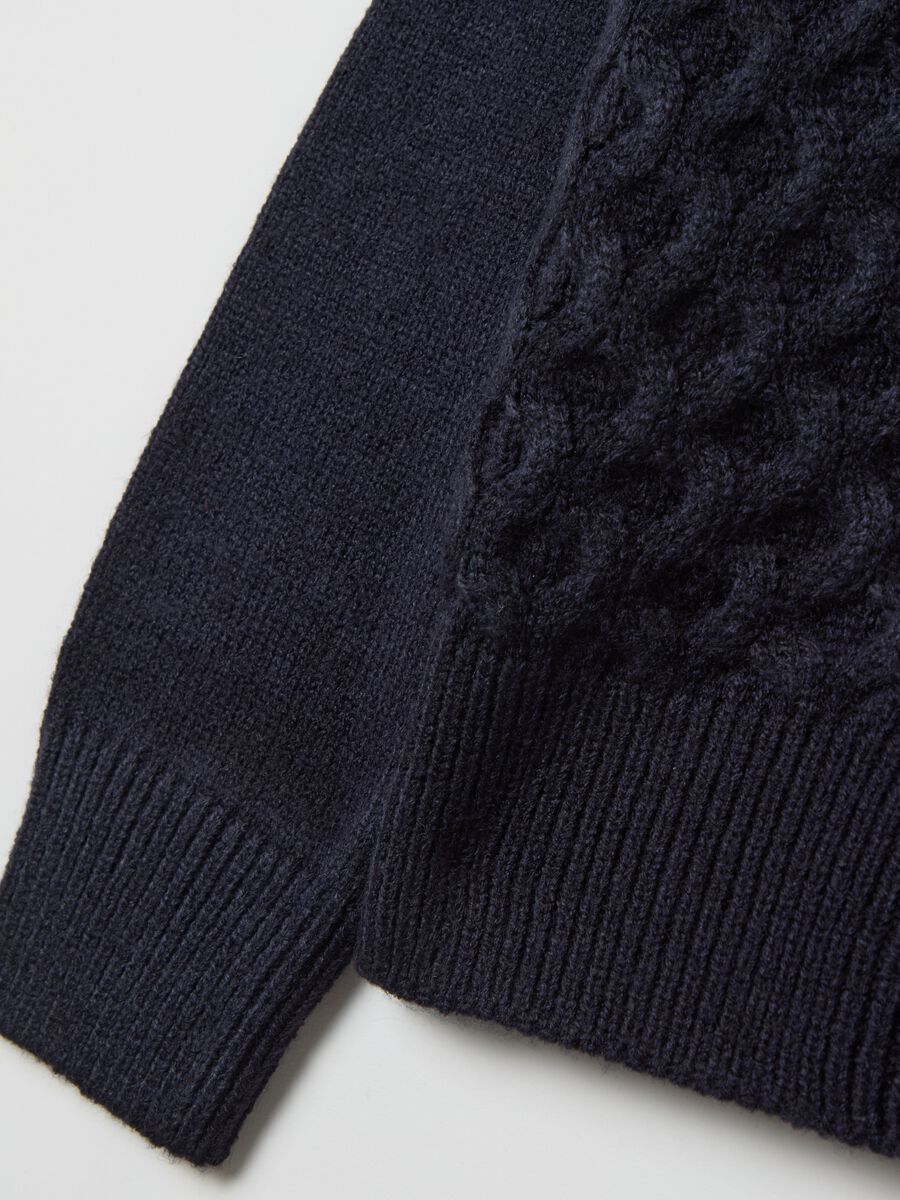 Cardigan with raised weave_3