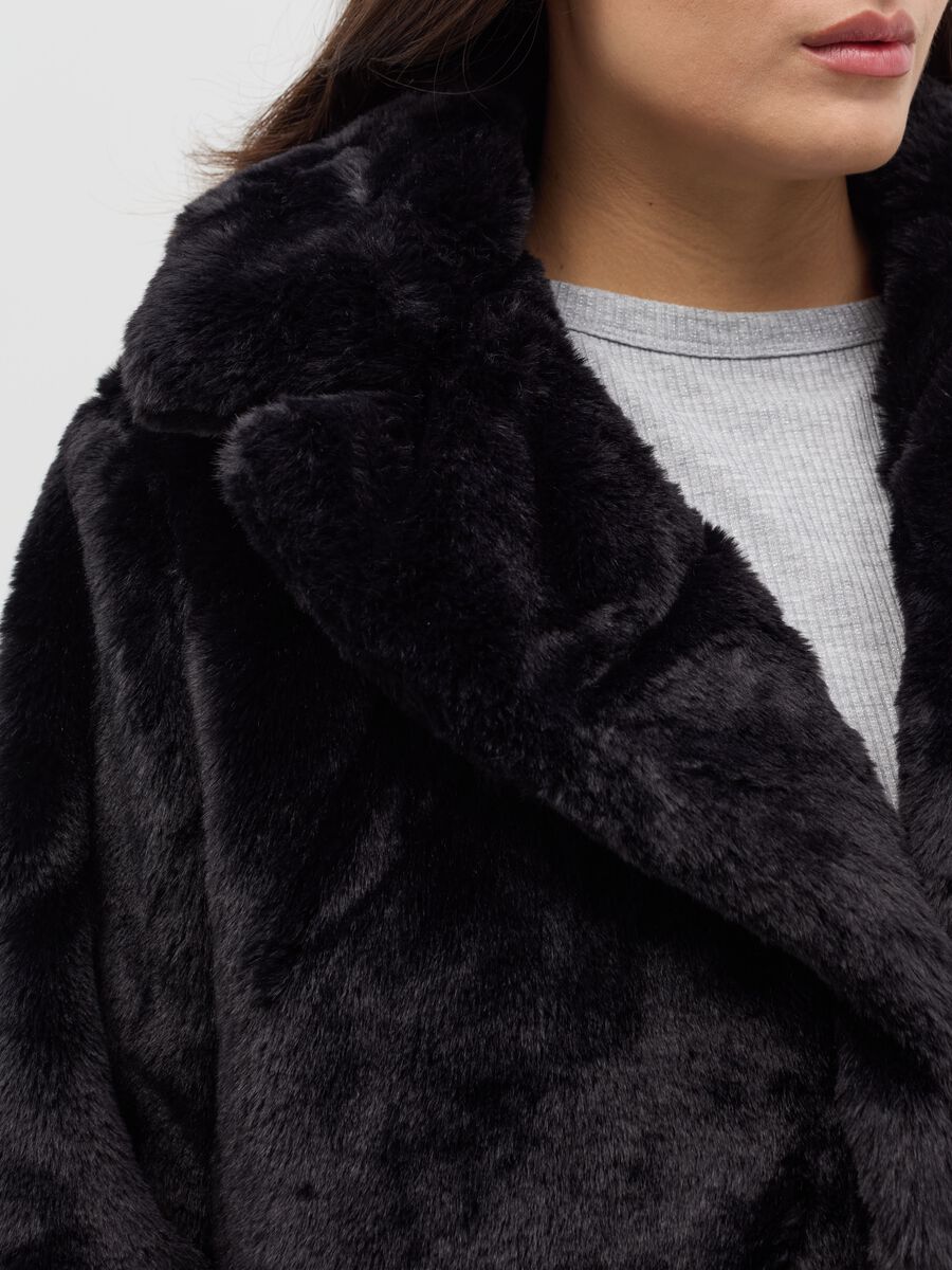 Curvy coat in faux fur_2