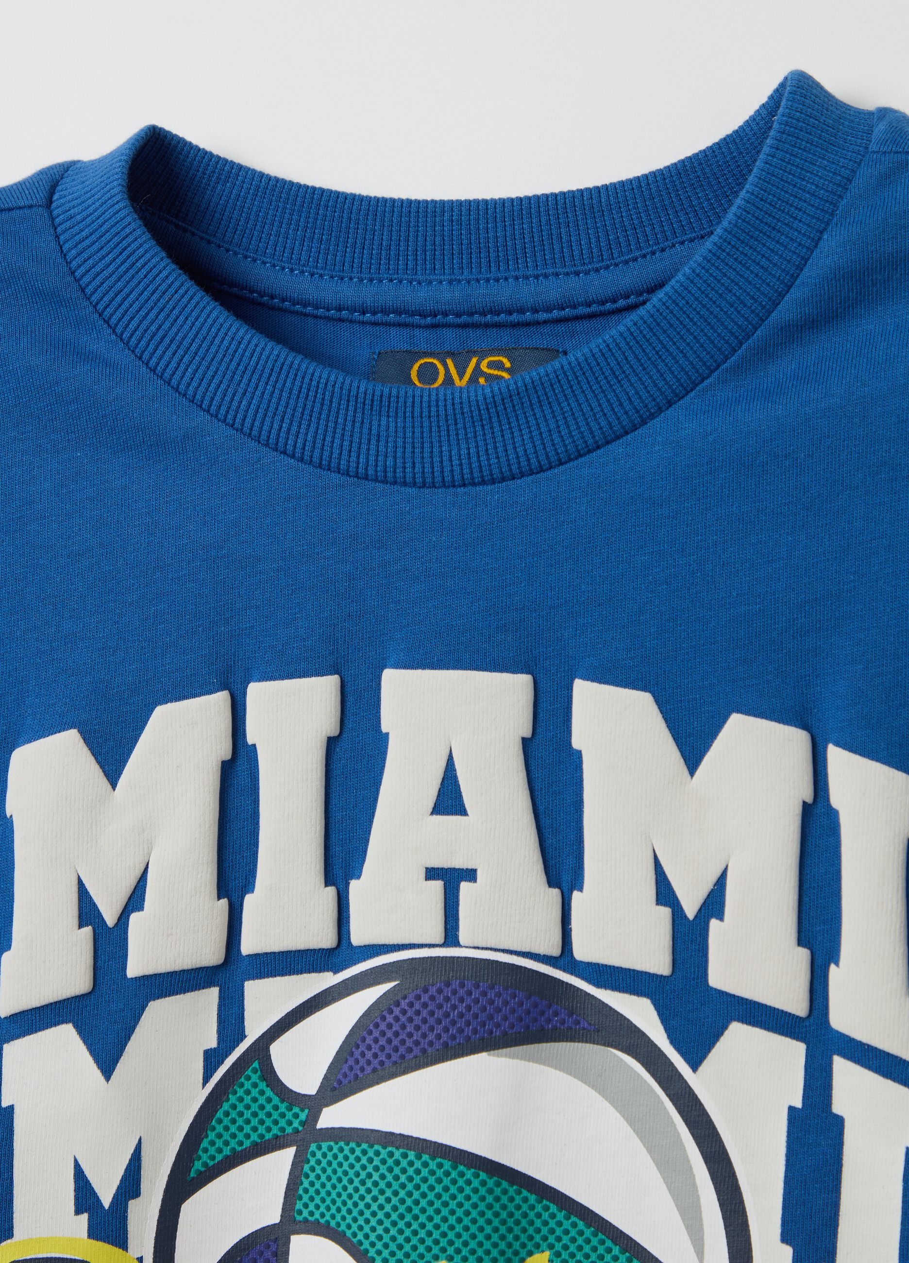 Long-sleeved T-shirt with basket print