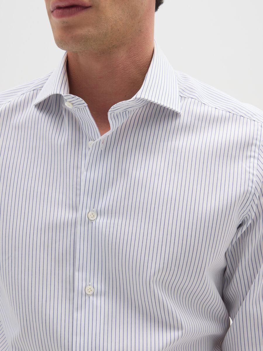 Light blue shirt with white stripes in pure cotton slim fit_2