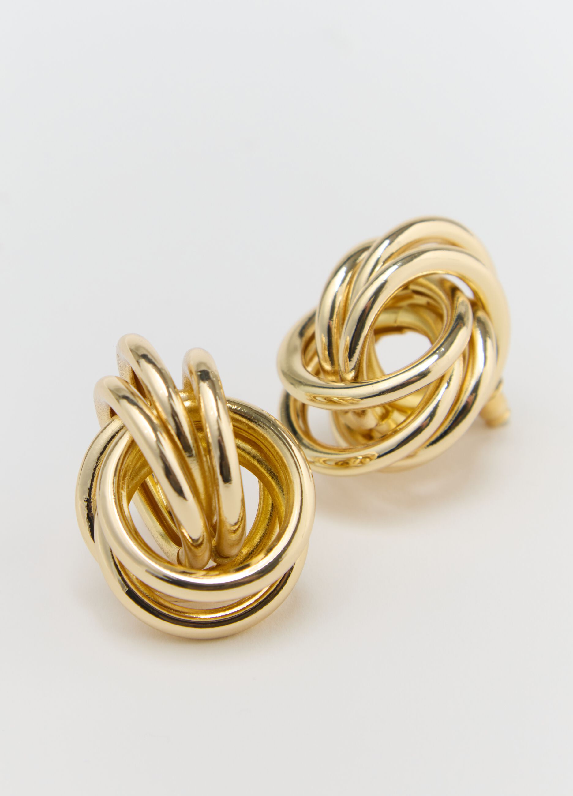 Orecchini a forma di nodo oro