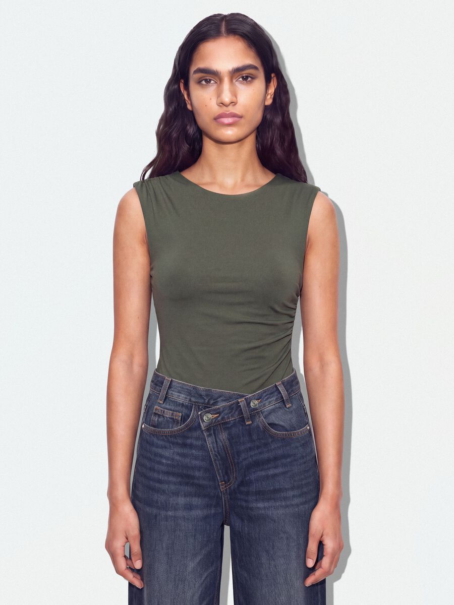 Body verde in tessuto elasticizzato con arricciature regular fit_0