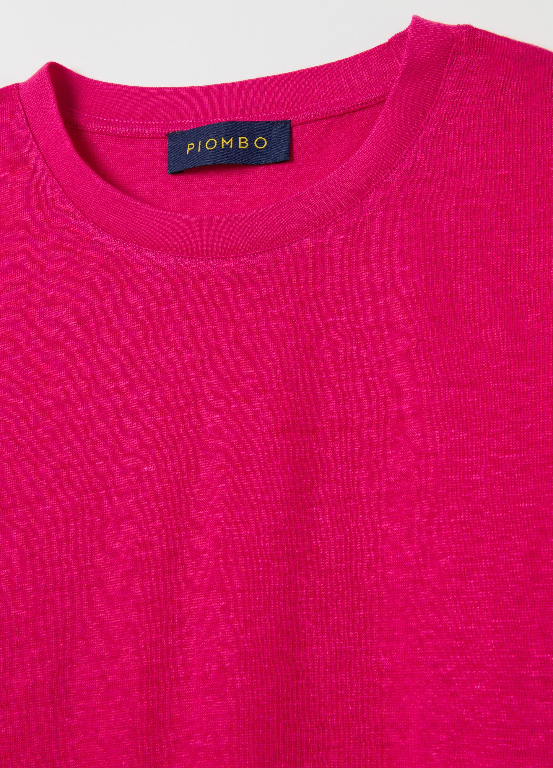 Linen T-shirt with round neck