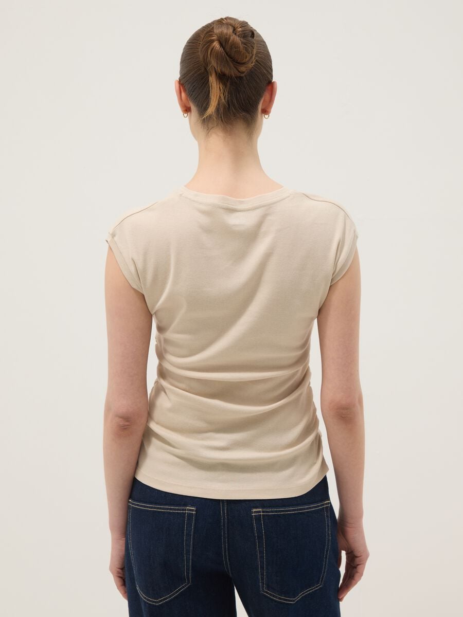 Tank top beige in puro cotone con arricciature laterali regular fit_3