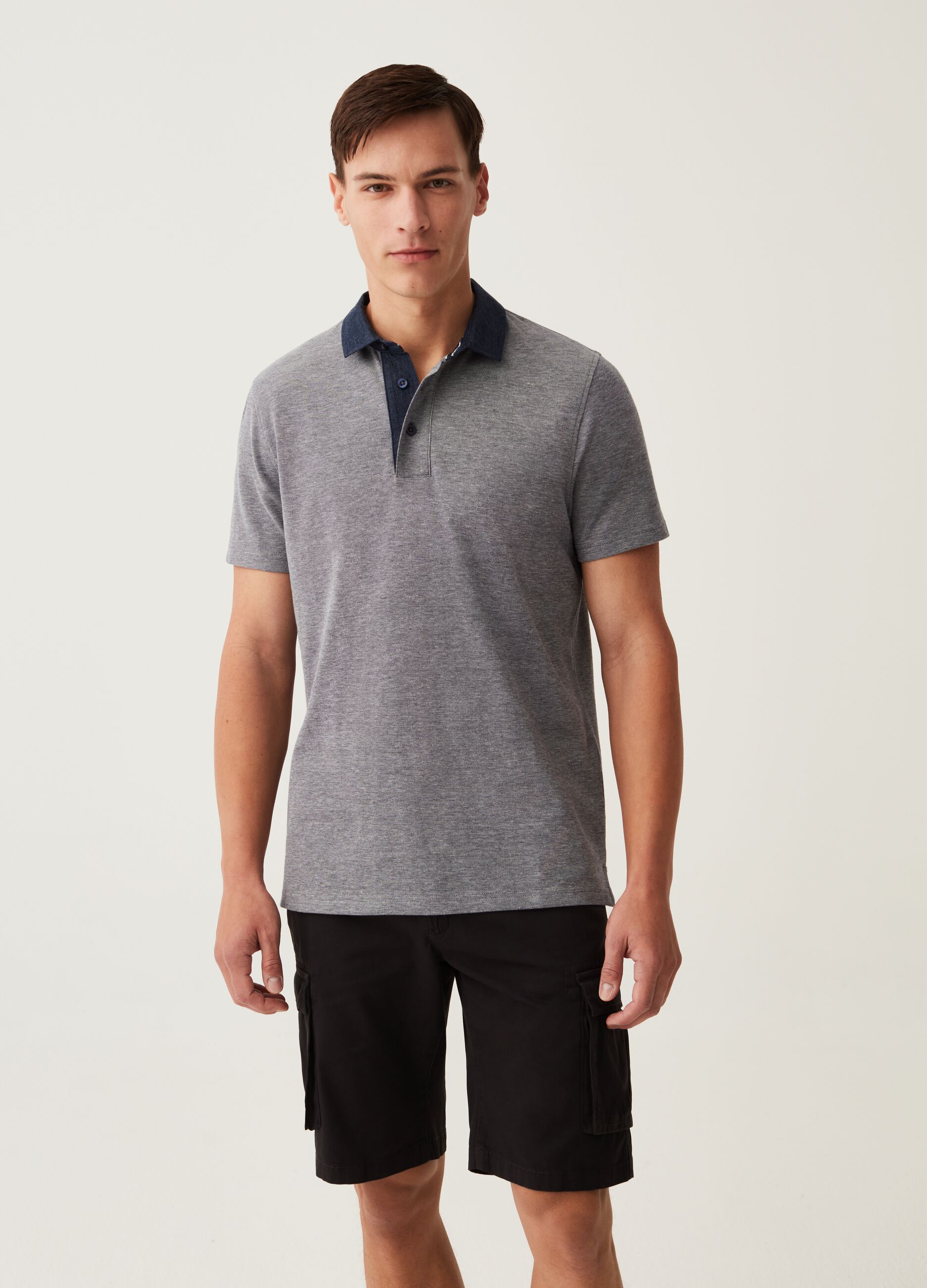 Polo in piquet con colletto chambray_0