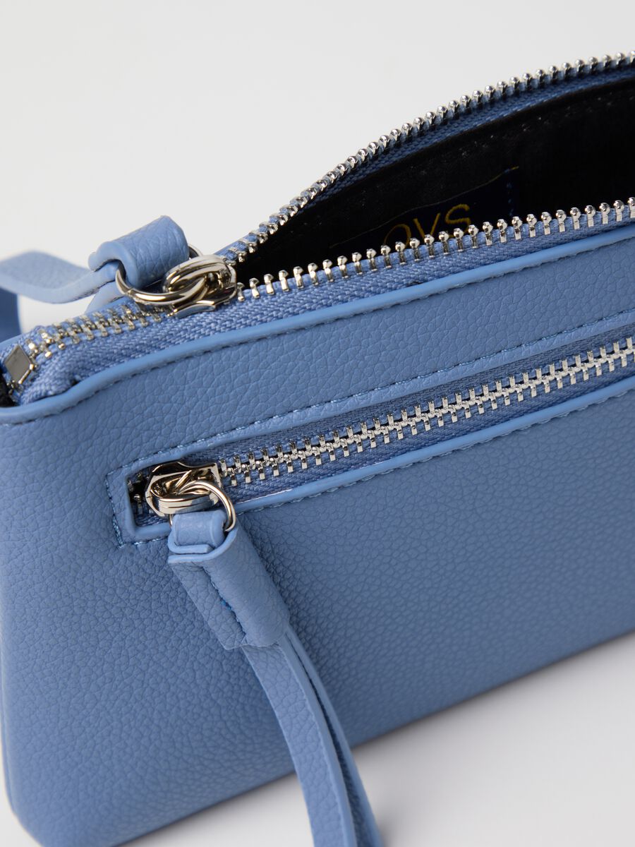 Textured-effect blue clutch_2