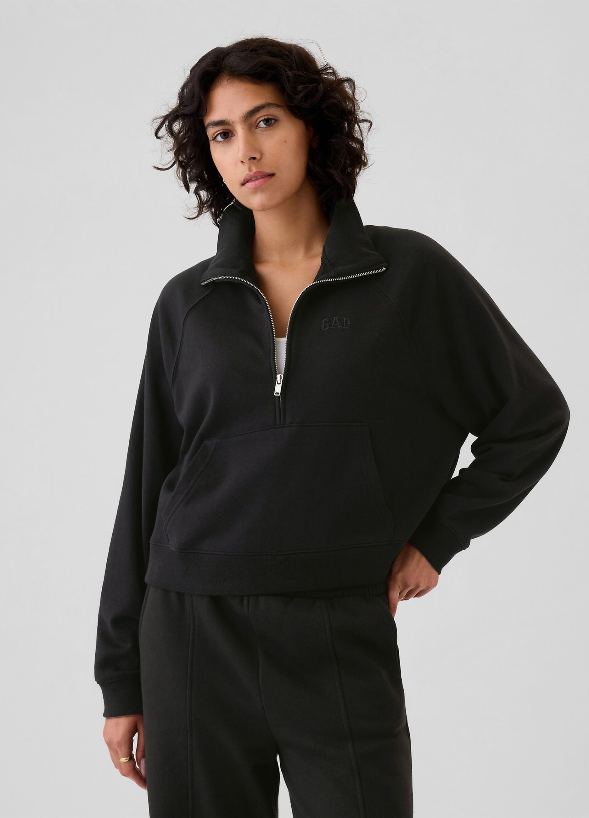 Half-zip sweatshirt with logo emboidery
