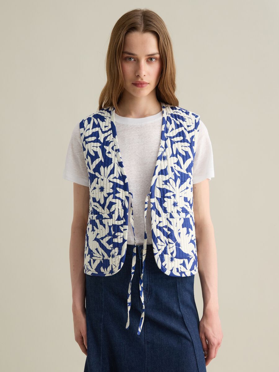 Blue and white floral patterned cotton gilet_0