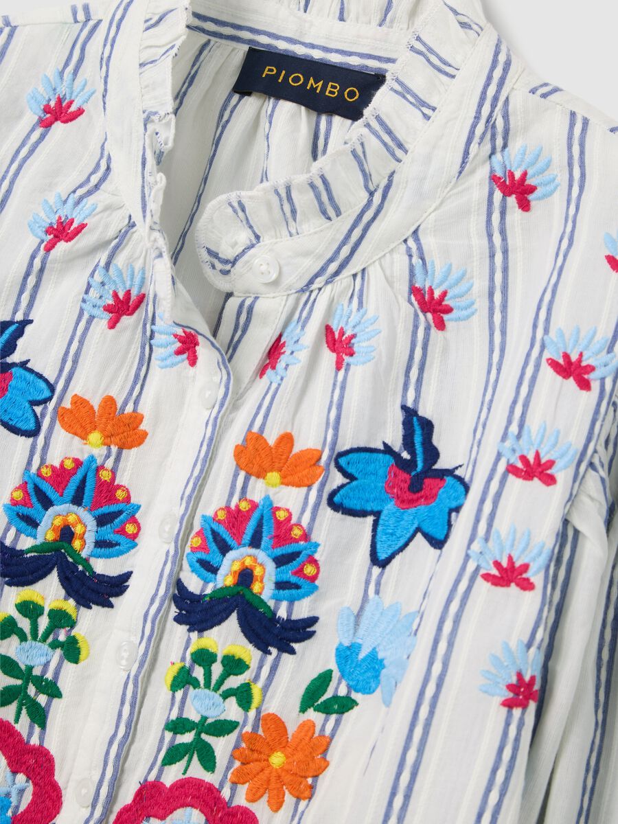 Striped Blouse with Floral Embroidery Lead_5