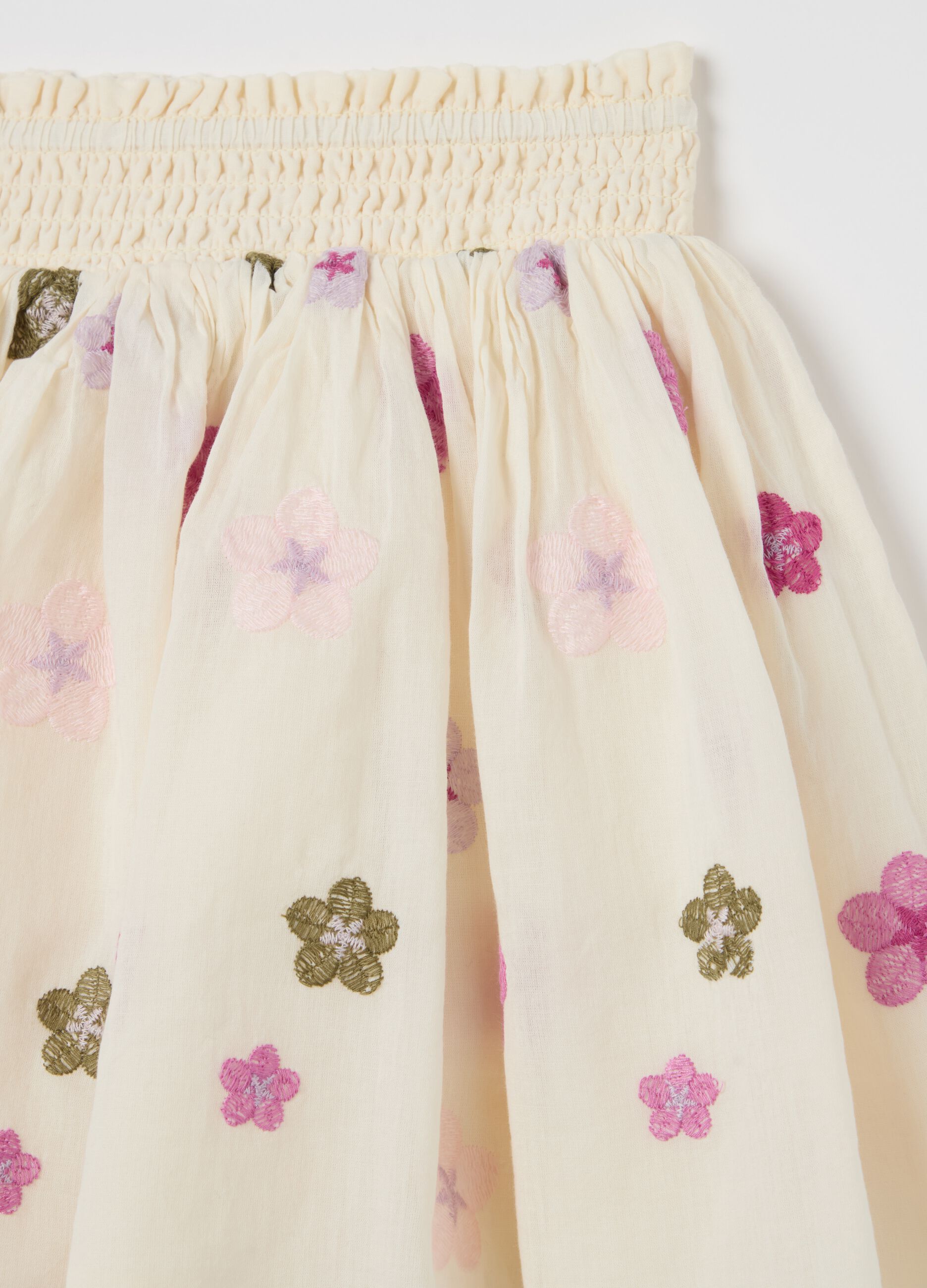 Bubble skirt with small flowers embroidery