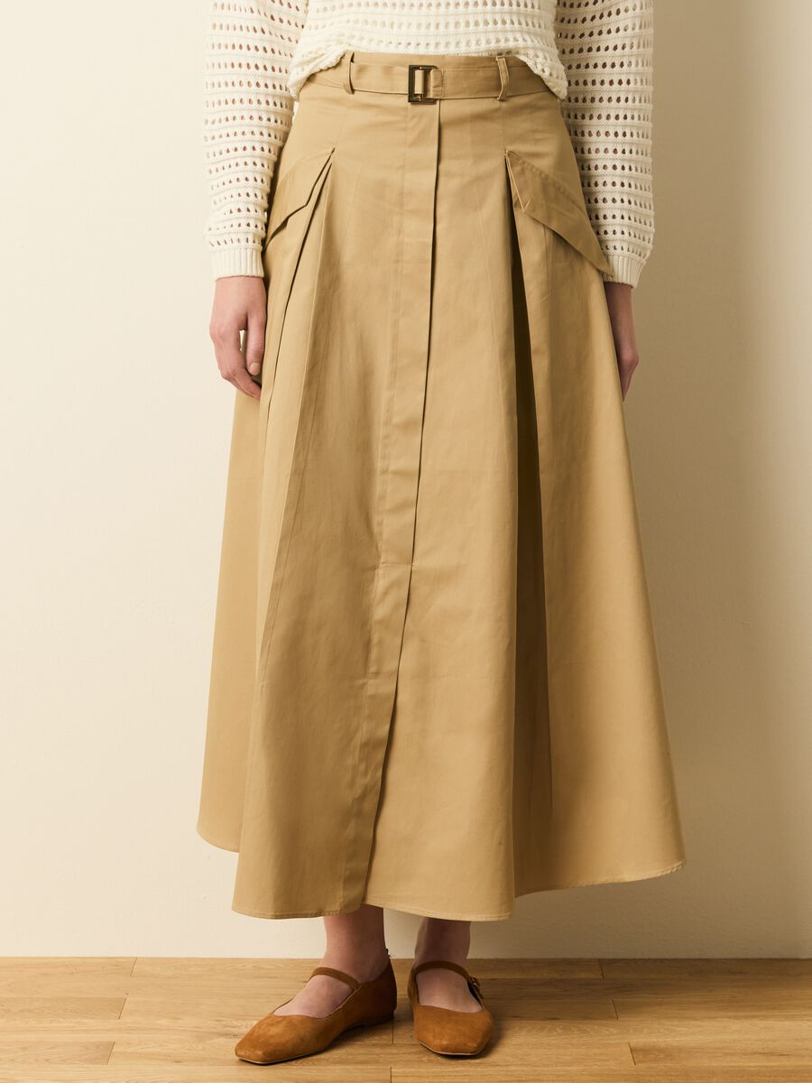 Long full skirt with buckle_1