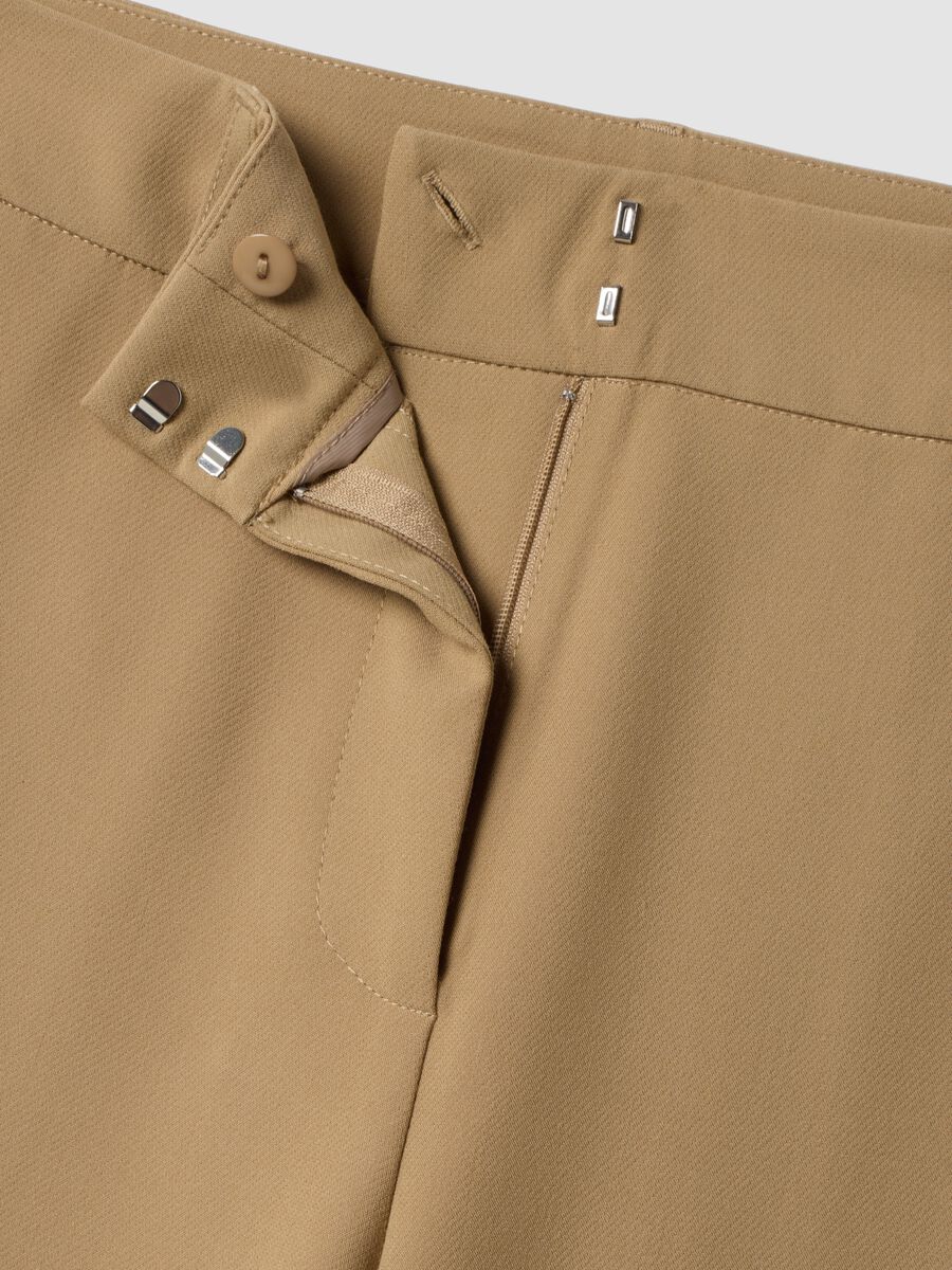 Pantaloni beige dritti in viscosa elasticizzato_6