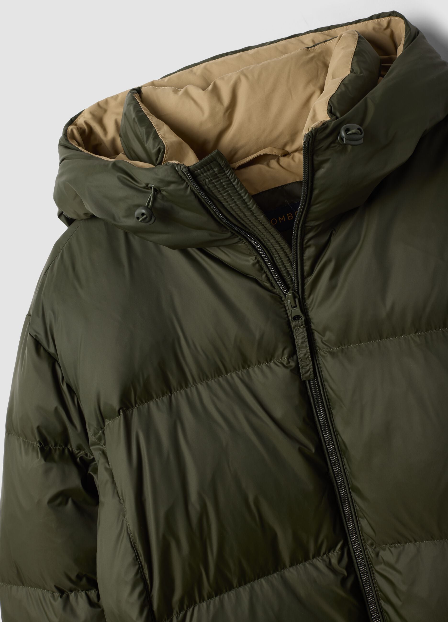 Green puffer jacket with recycled down filling, hood and zip, regular fit