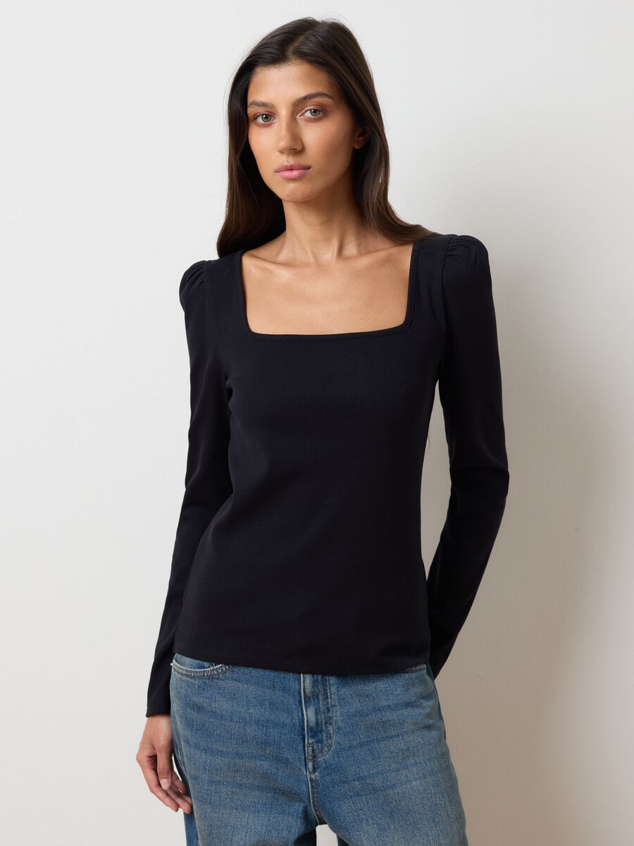 Black stretch cotton blend regular fit top with round neckline_1